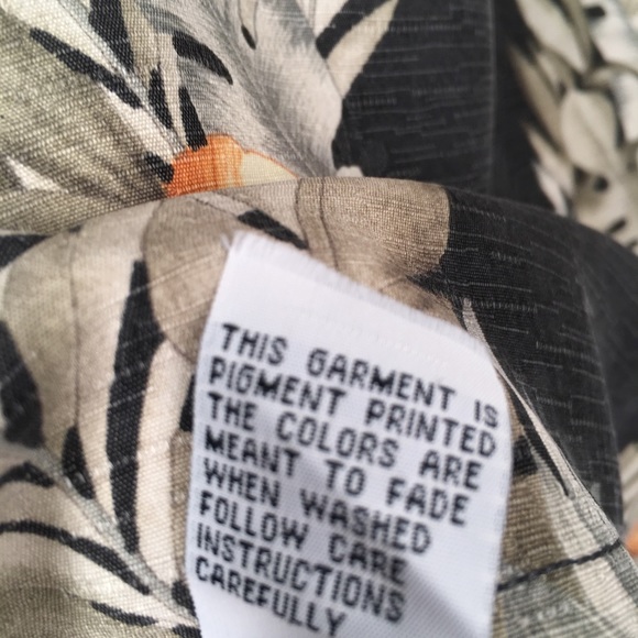 Tommy Bahama 100% Silk Hawaiian Shirt - Picture 5 of 6